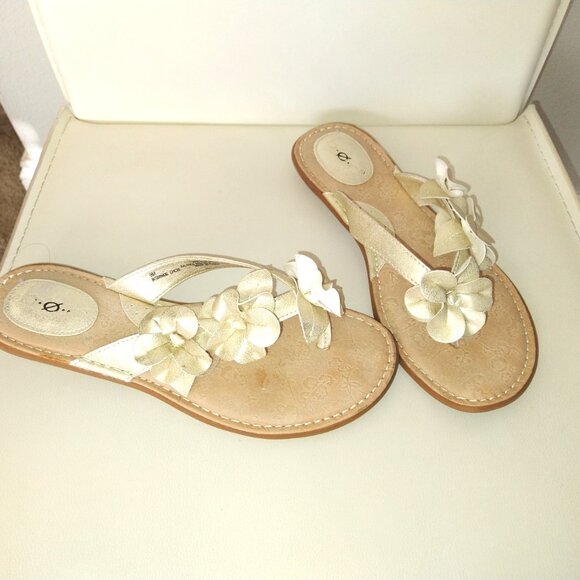 B.O.C. by Born, Gold Floral Thong Sandal - 9M - Picture 5 of 5